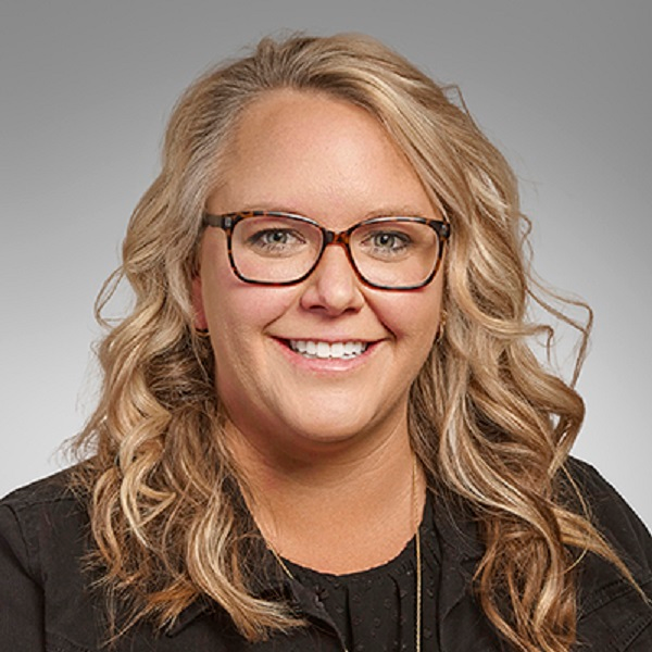 Headshot of Jennifer Layton.