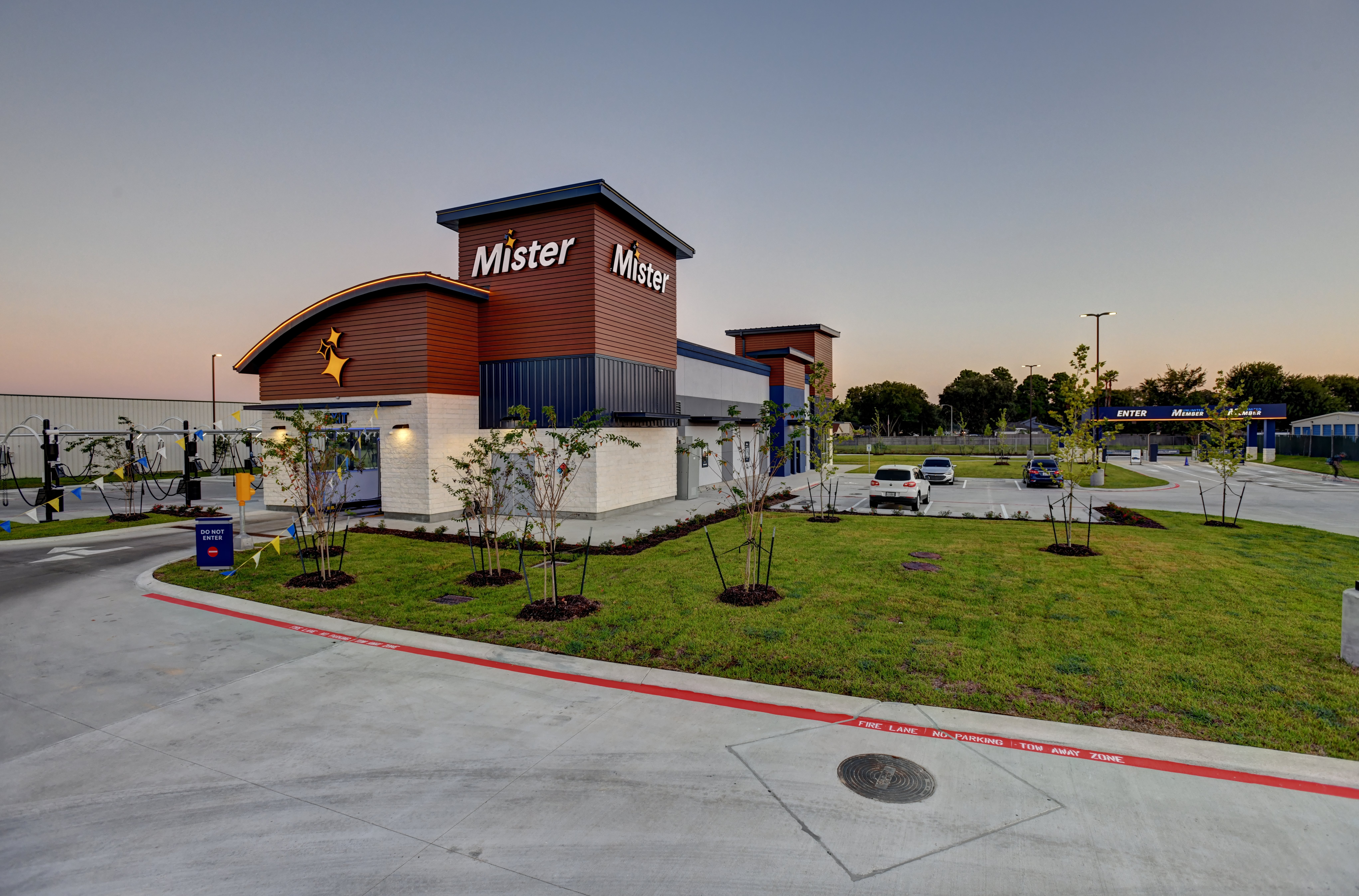 Mister Car Wash Expands Presence in Houston Market with Two New Locations