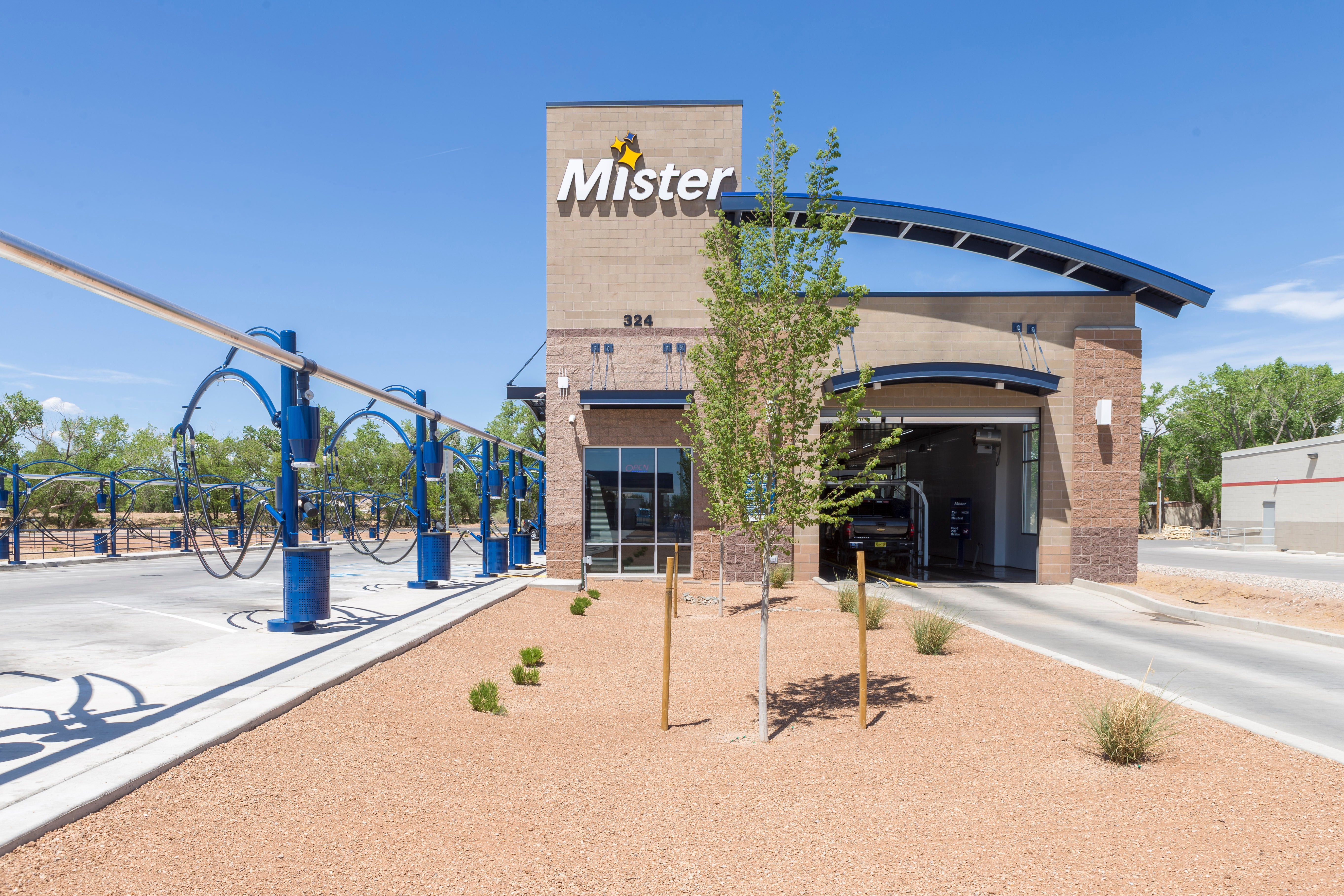 Mister Car Wash® Opens 12th Store in Albuquerque