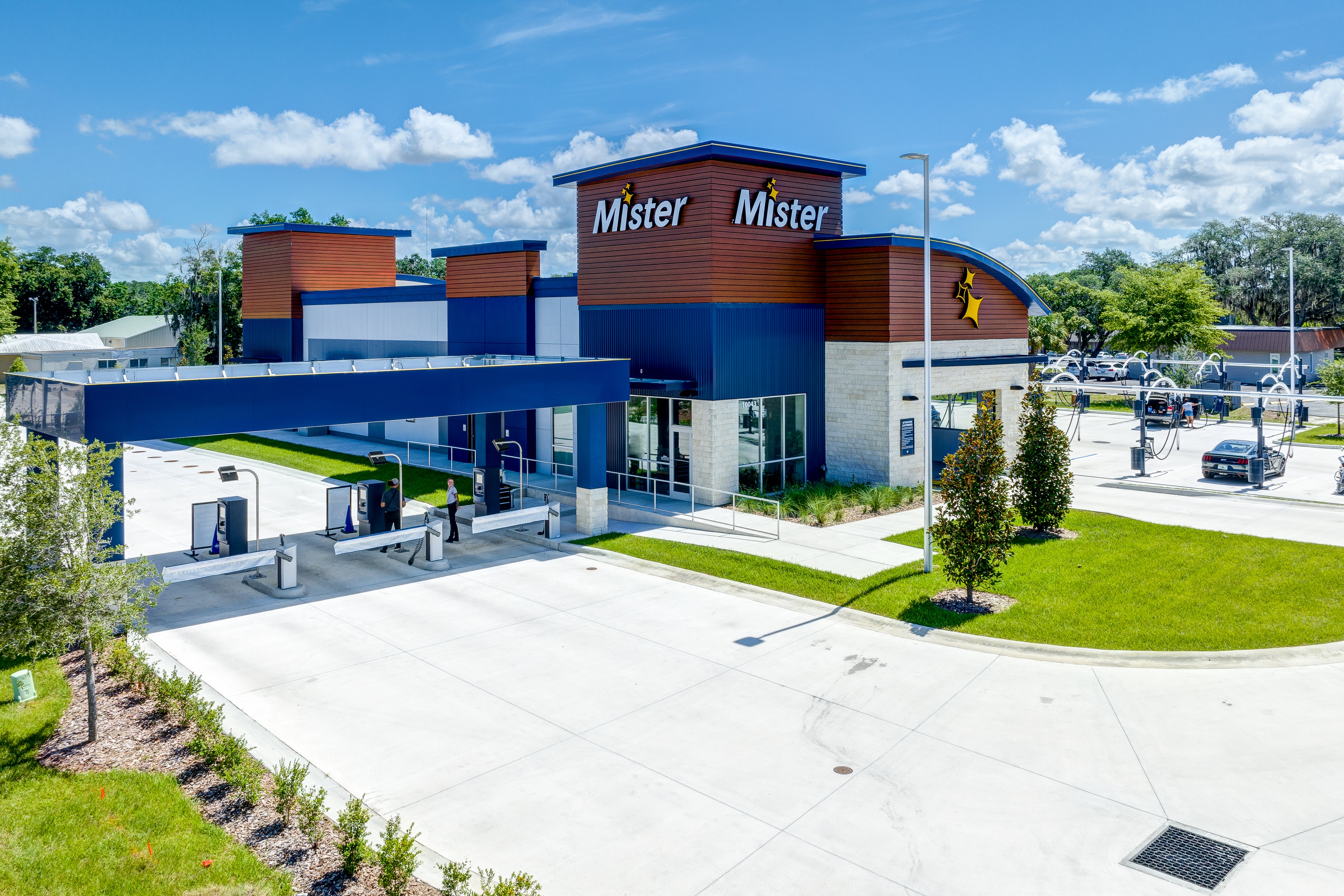 Mister Car Wash Opens New Location in Leesburg, FL