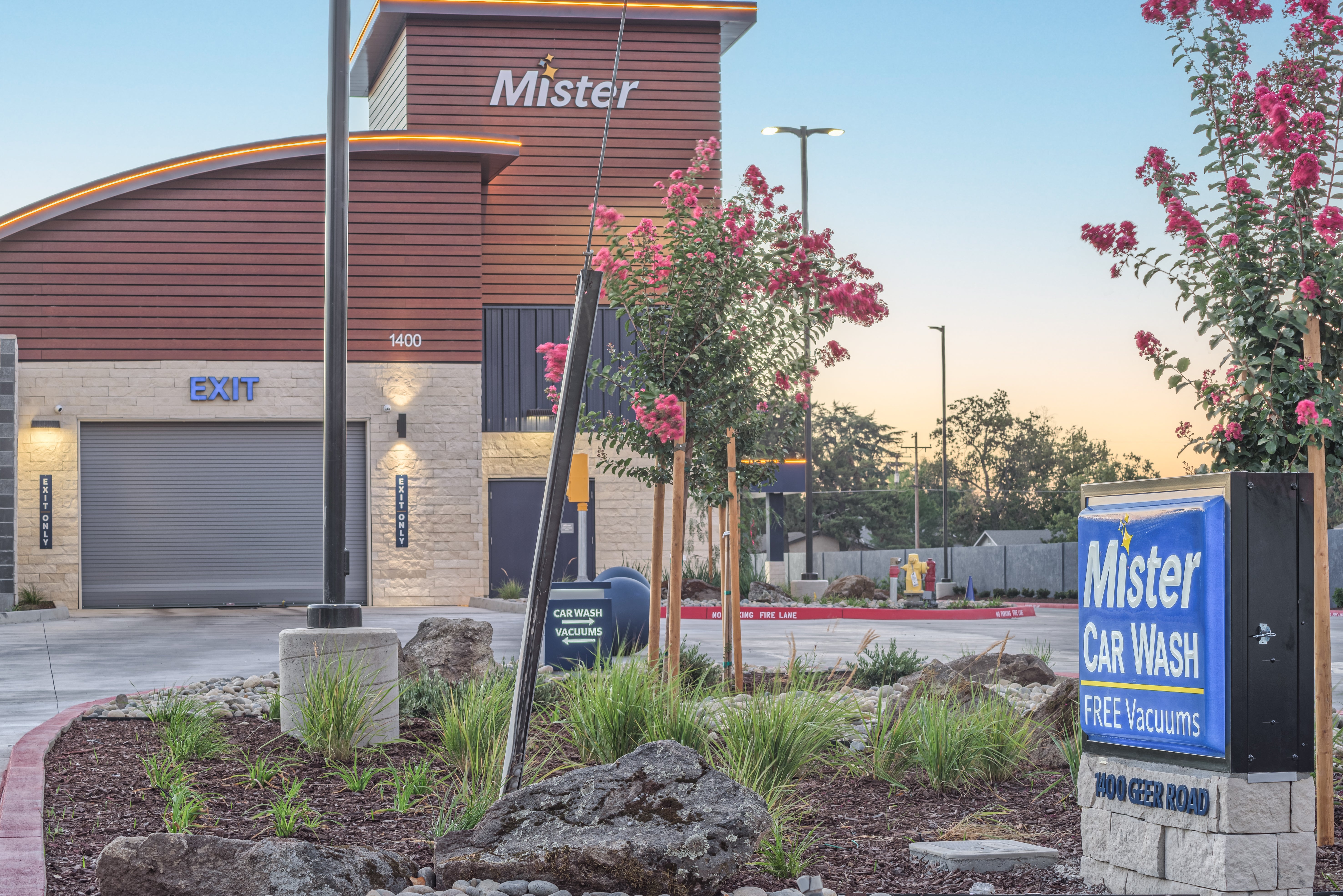 Mister Car Wash Expands Presence in California’s Central Valley with Two New Locations