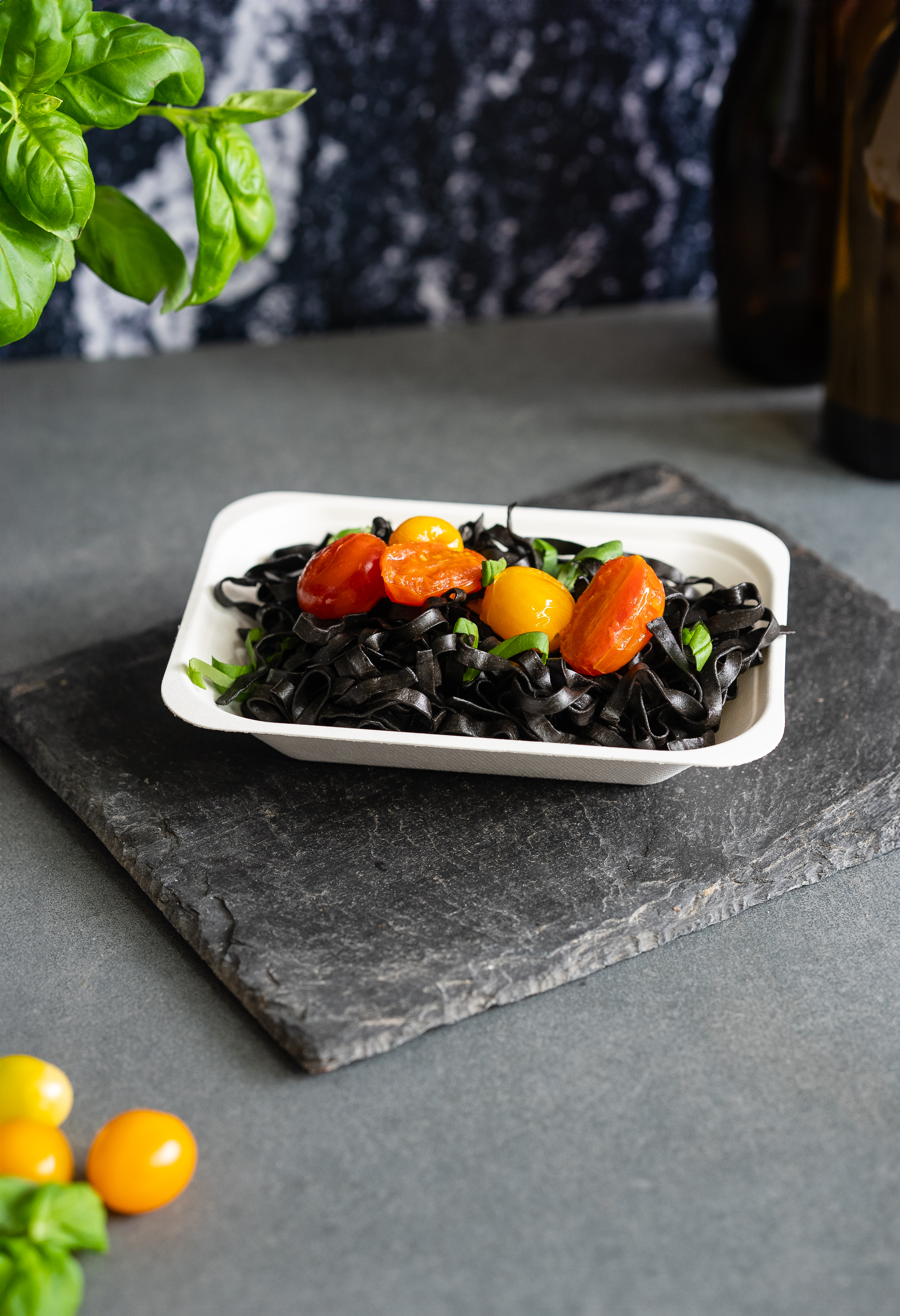 16oz/400ml medium Nourish moulded fibre chip tray - Pack of 500