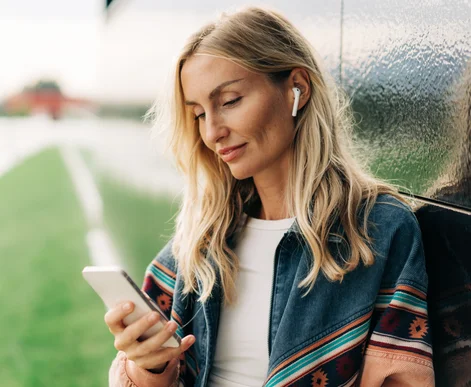 Nurses provide exceptional patient-support services for oncology products.