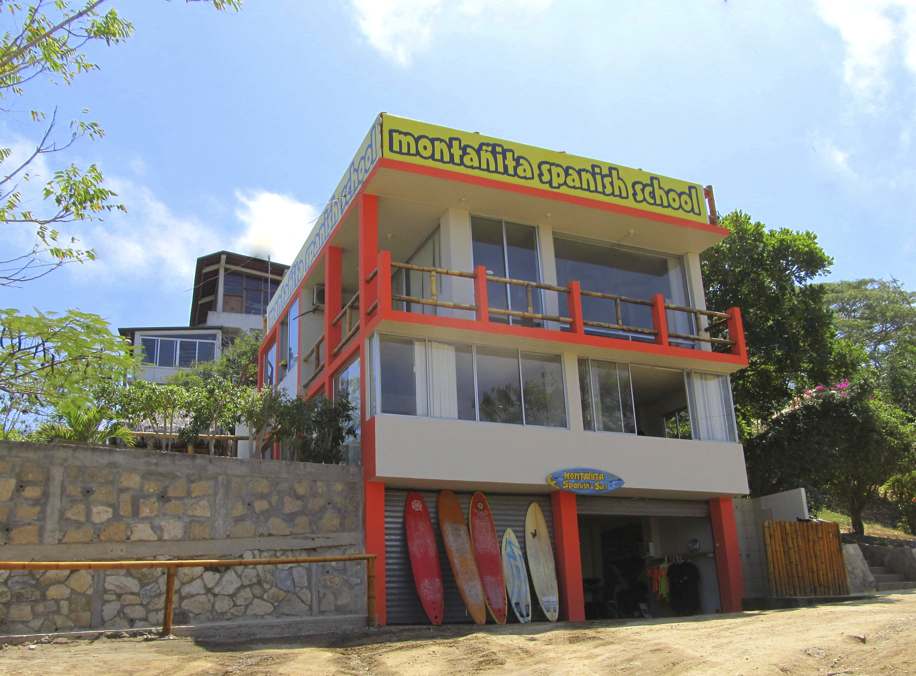 Montañita Spanish School building