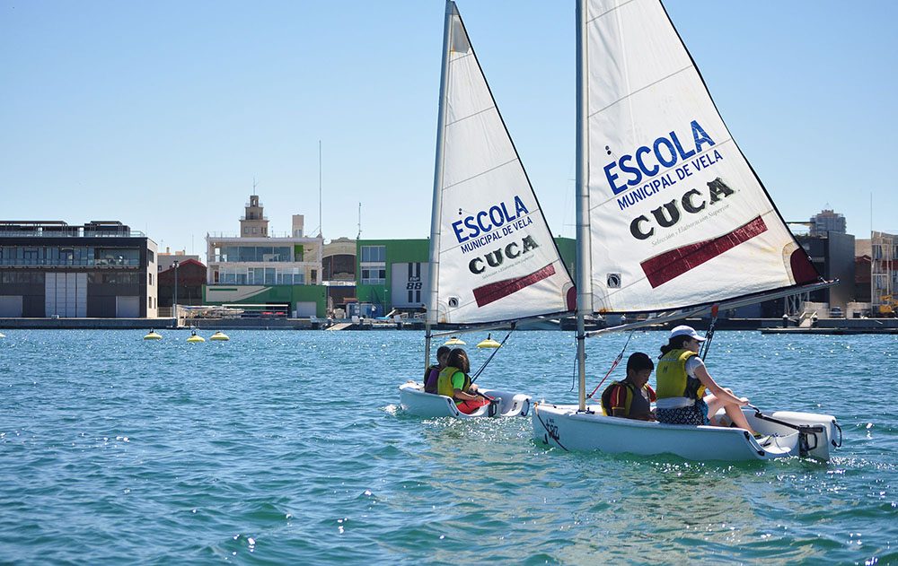 Students sailing