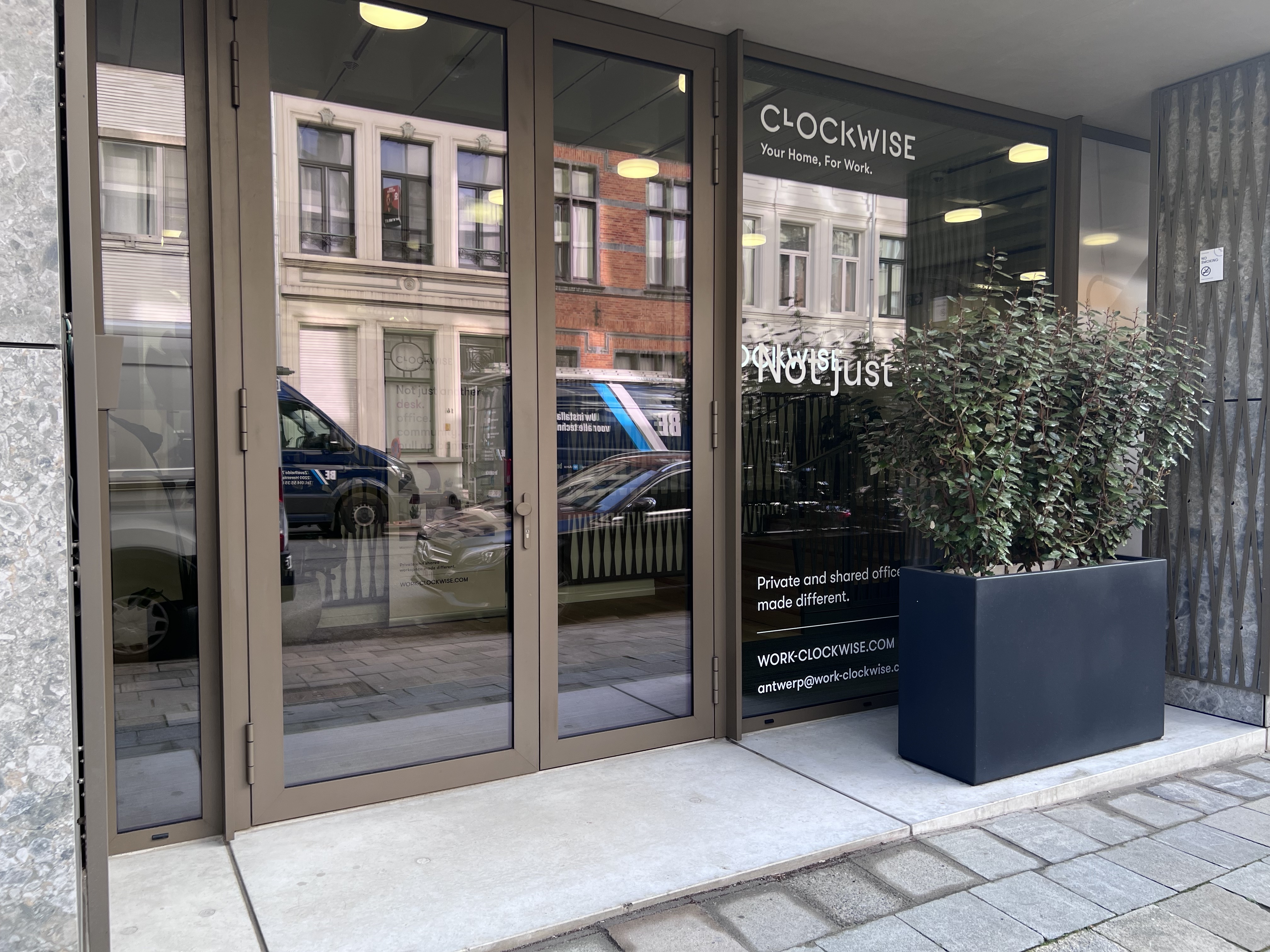 LABS Antwerpen entrance