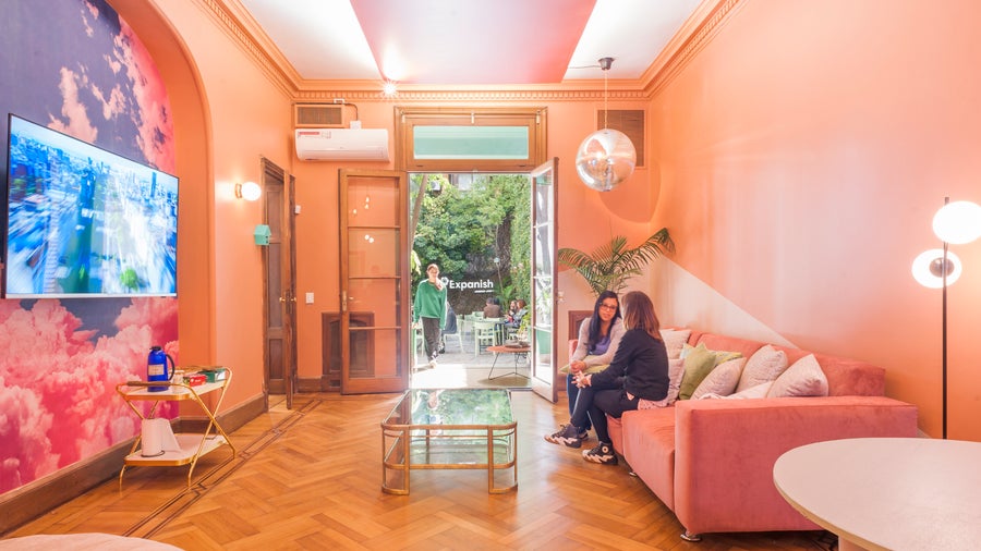 Common room at Expanish Buenos Aires