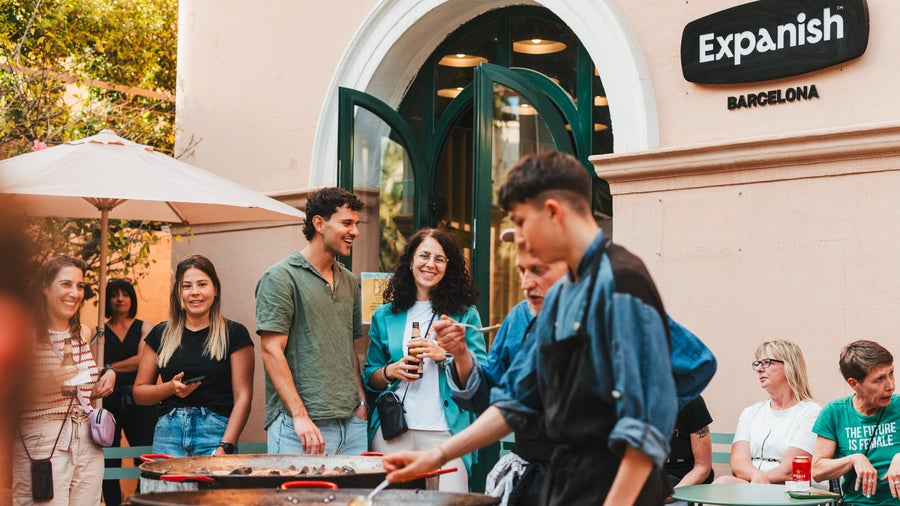 Paella activity in Expanish 30+ Barcelona