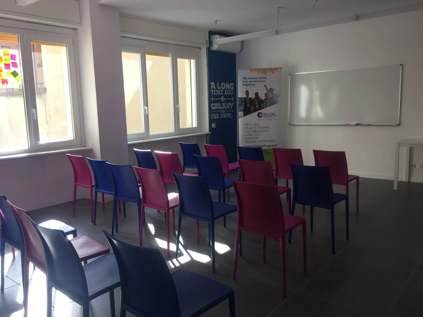 A classroom at IH Como