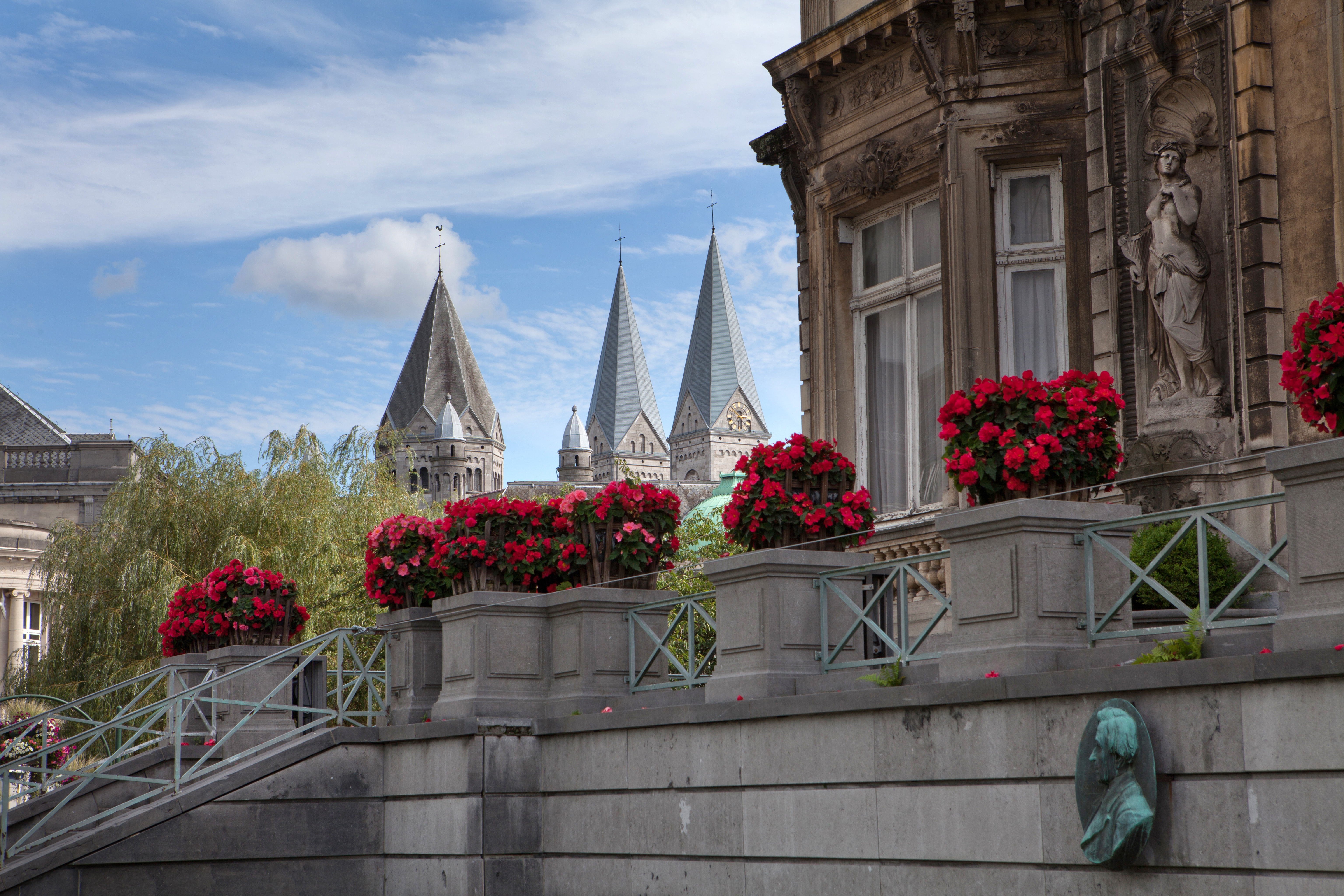 Église Notre‑Dame‑et‑Saint‑Remacle, Neo‑Romanesque parish church with twin towers in the centre of Spa, Belgium