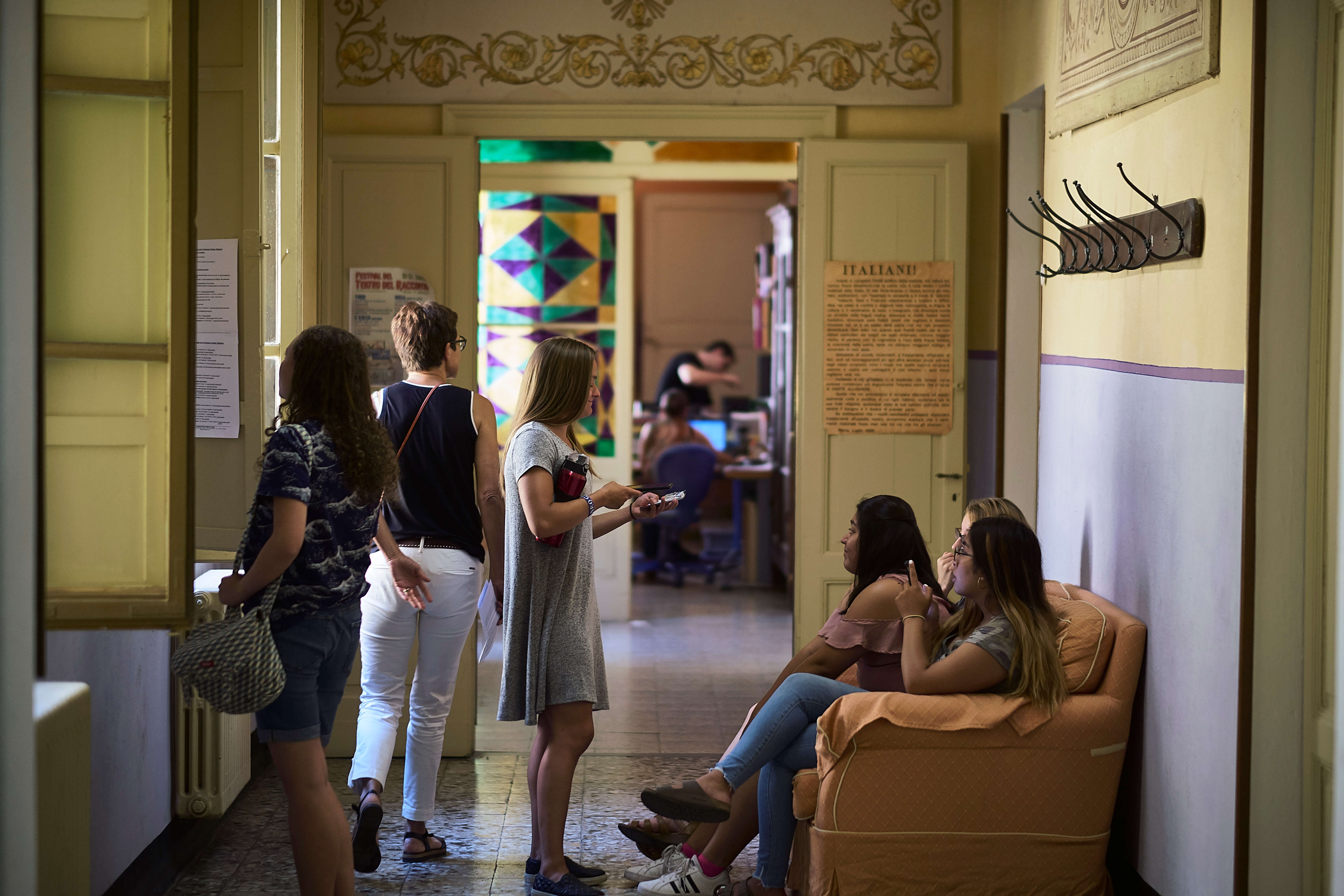 Students in Dante Alighieri School