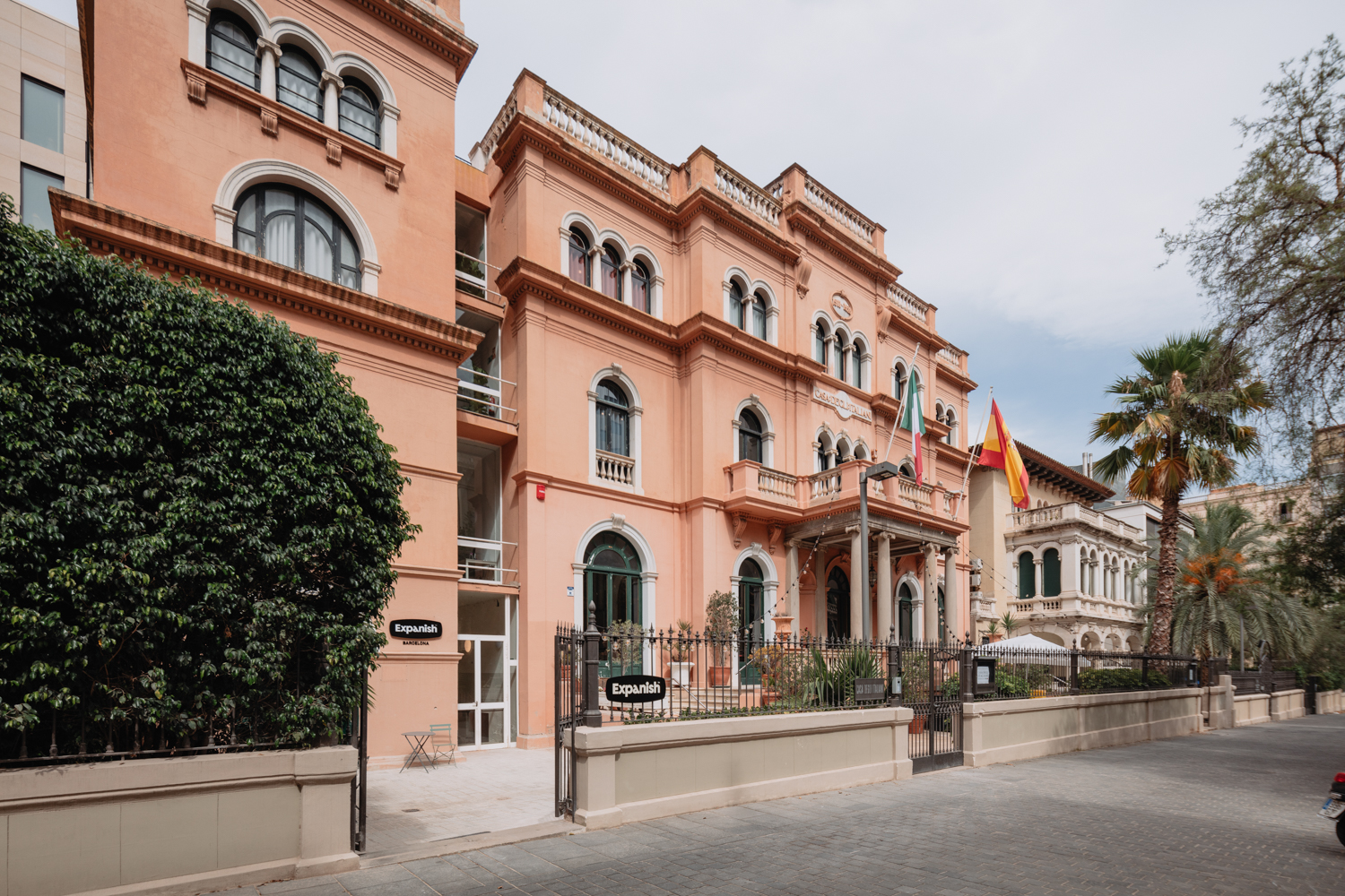 Barcelona Expanish 30+ building