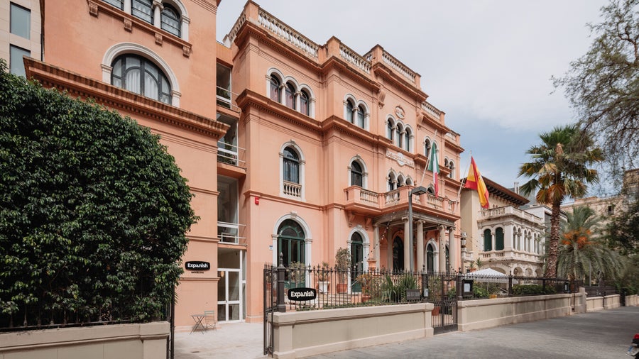 Barcelona Expanish 30+ building