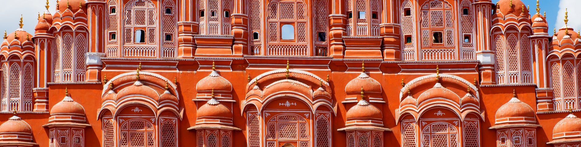 Hawa Mahal palace (Palace of the Winds) in Jaipur, Rajasthan