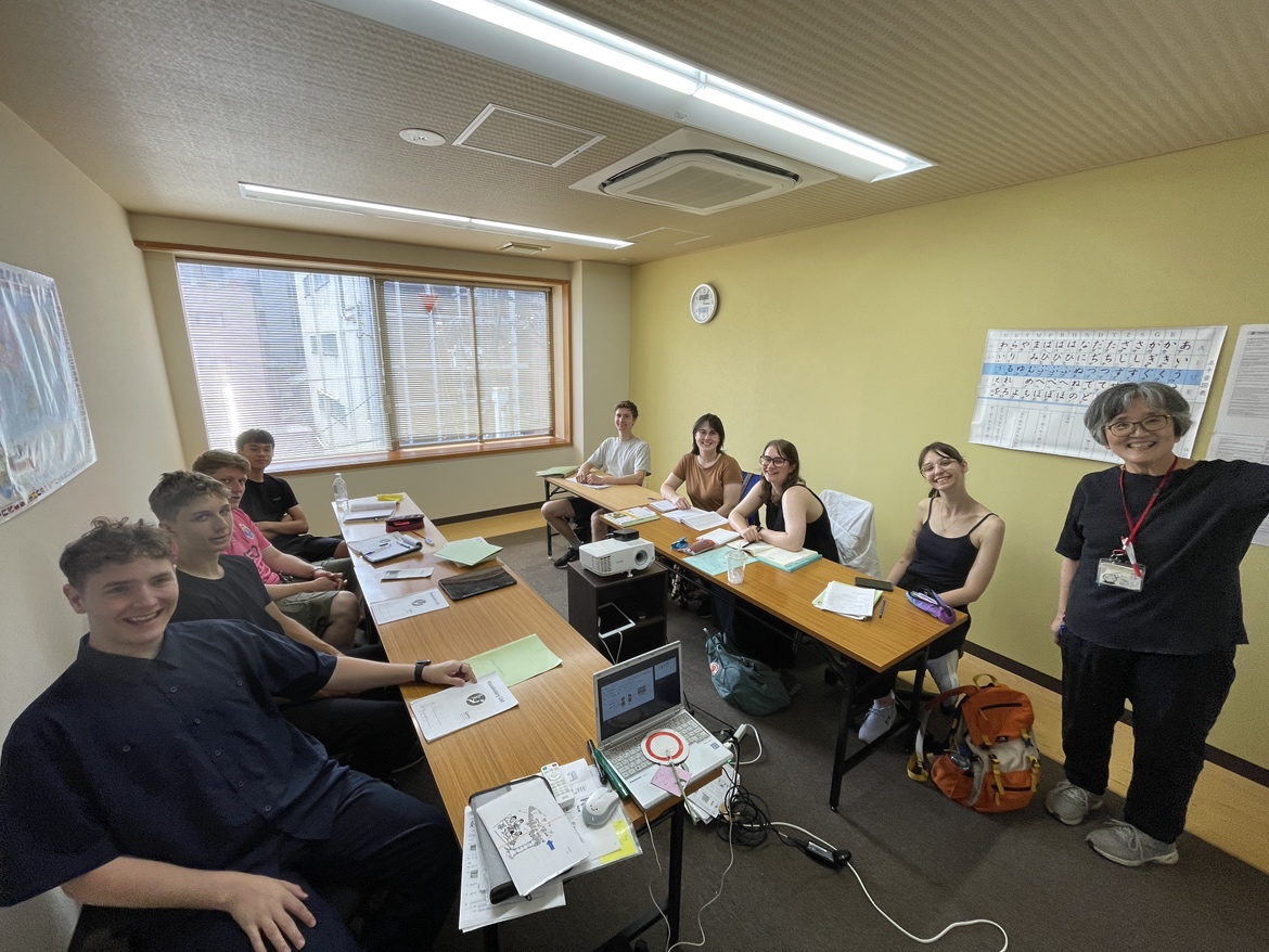 A class full of students at Genki Kyoto