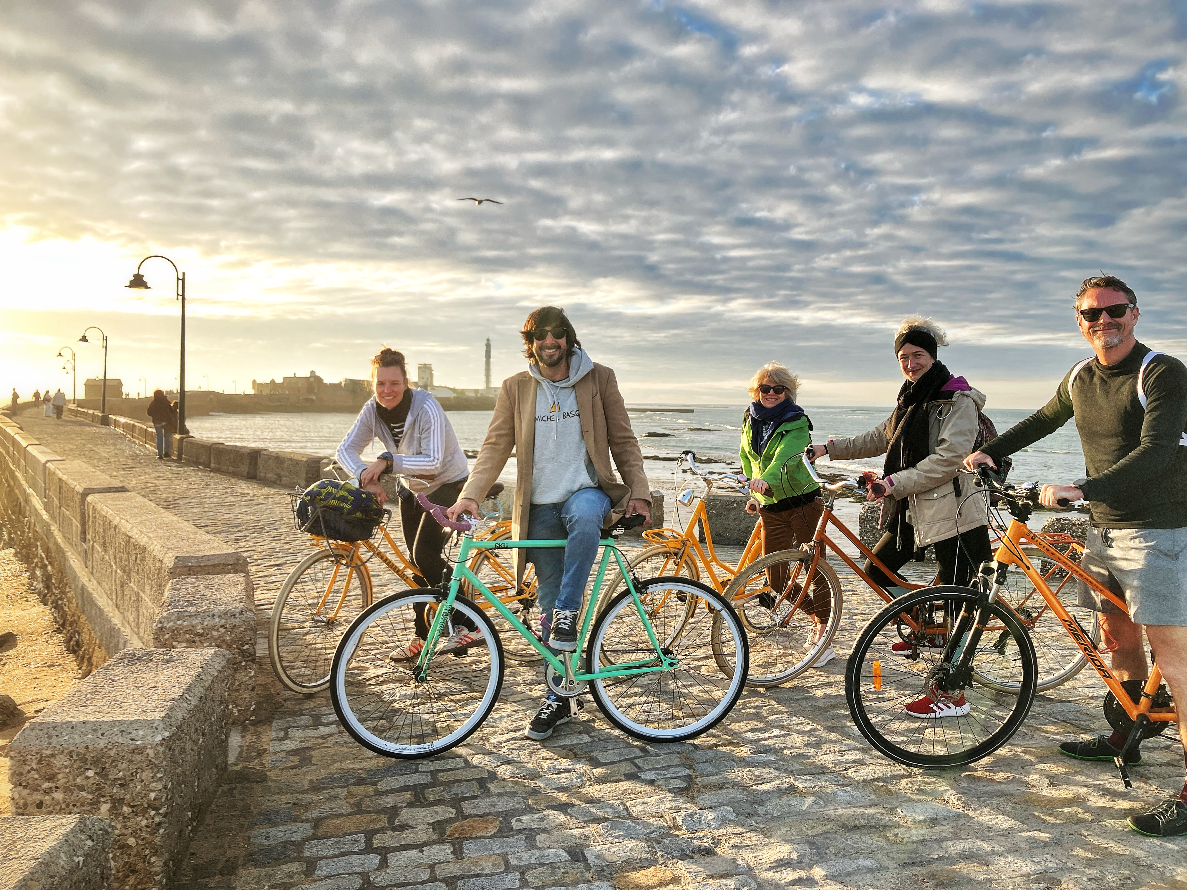 CLIC students having a bicycle tour in Cadiz
