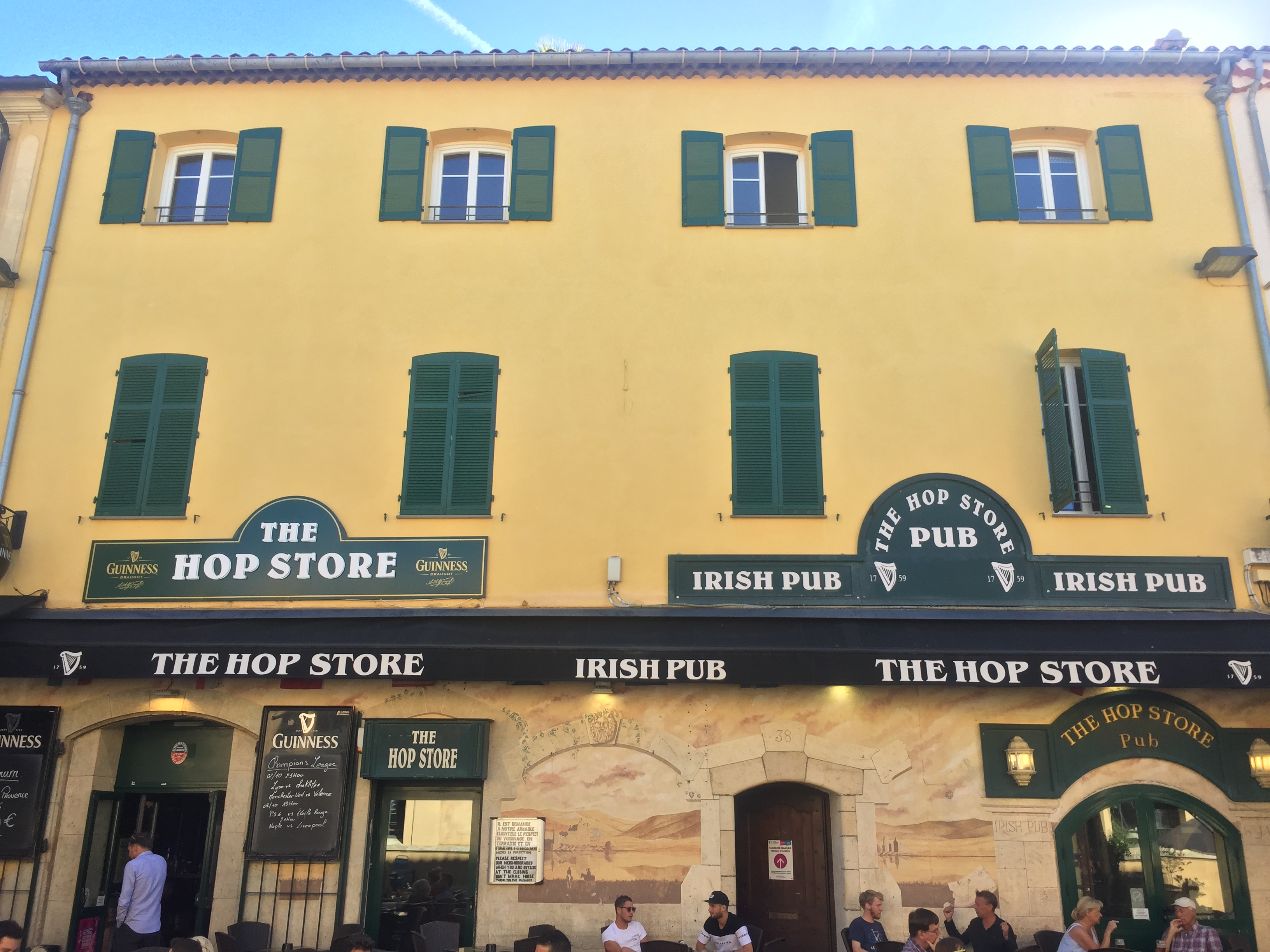 School building Antibes