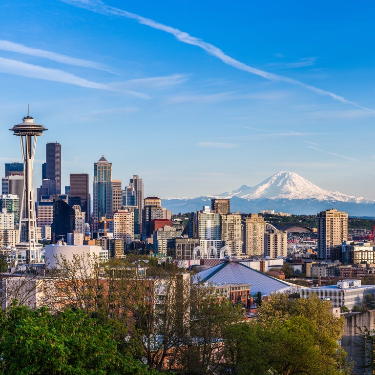 Panorama view of Seattle downtown skyline and Mt. Rainier