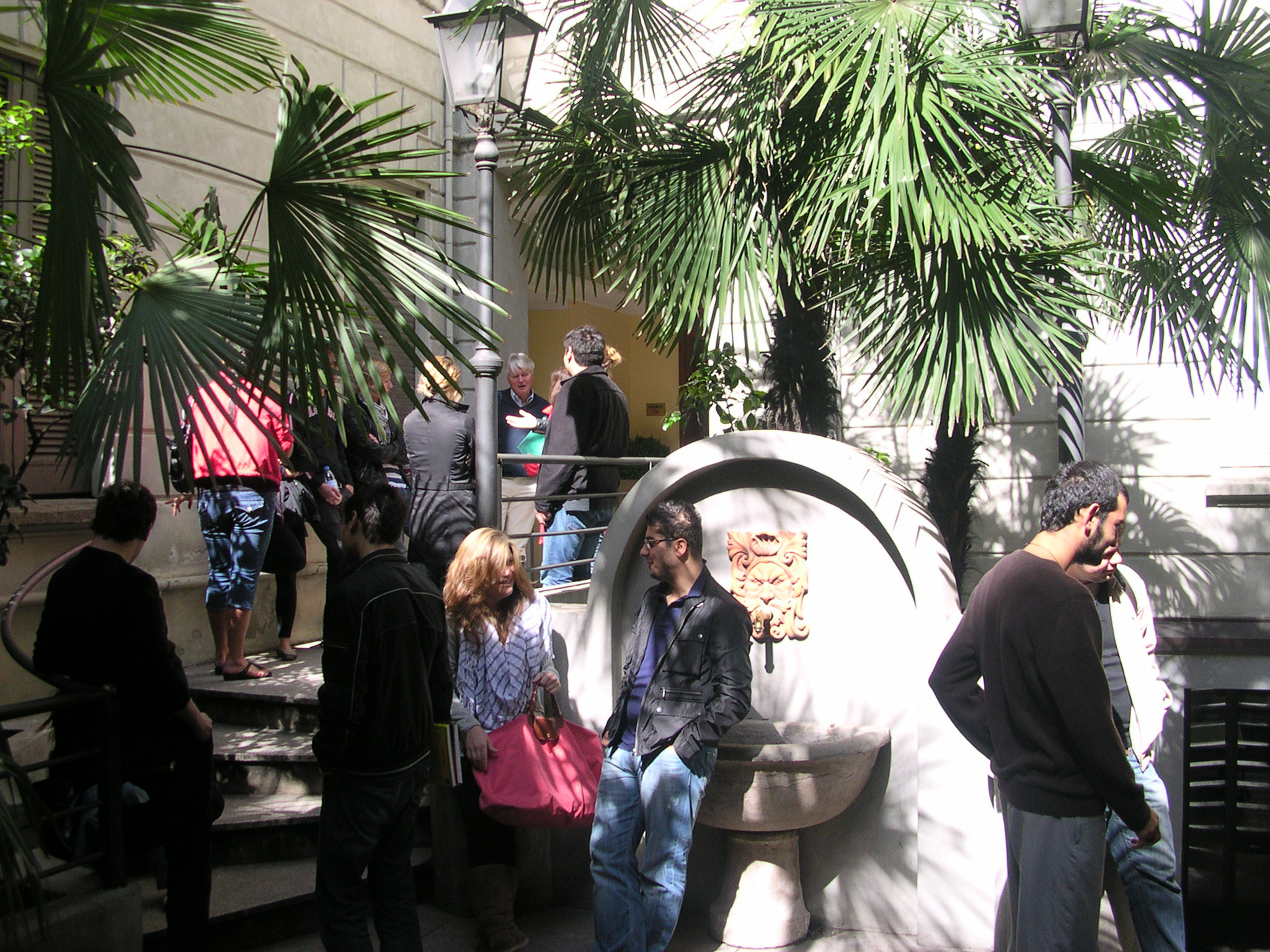 Entrance at Linguadue Milan