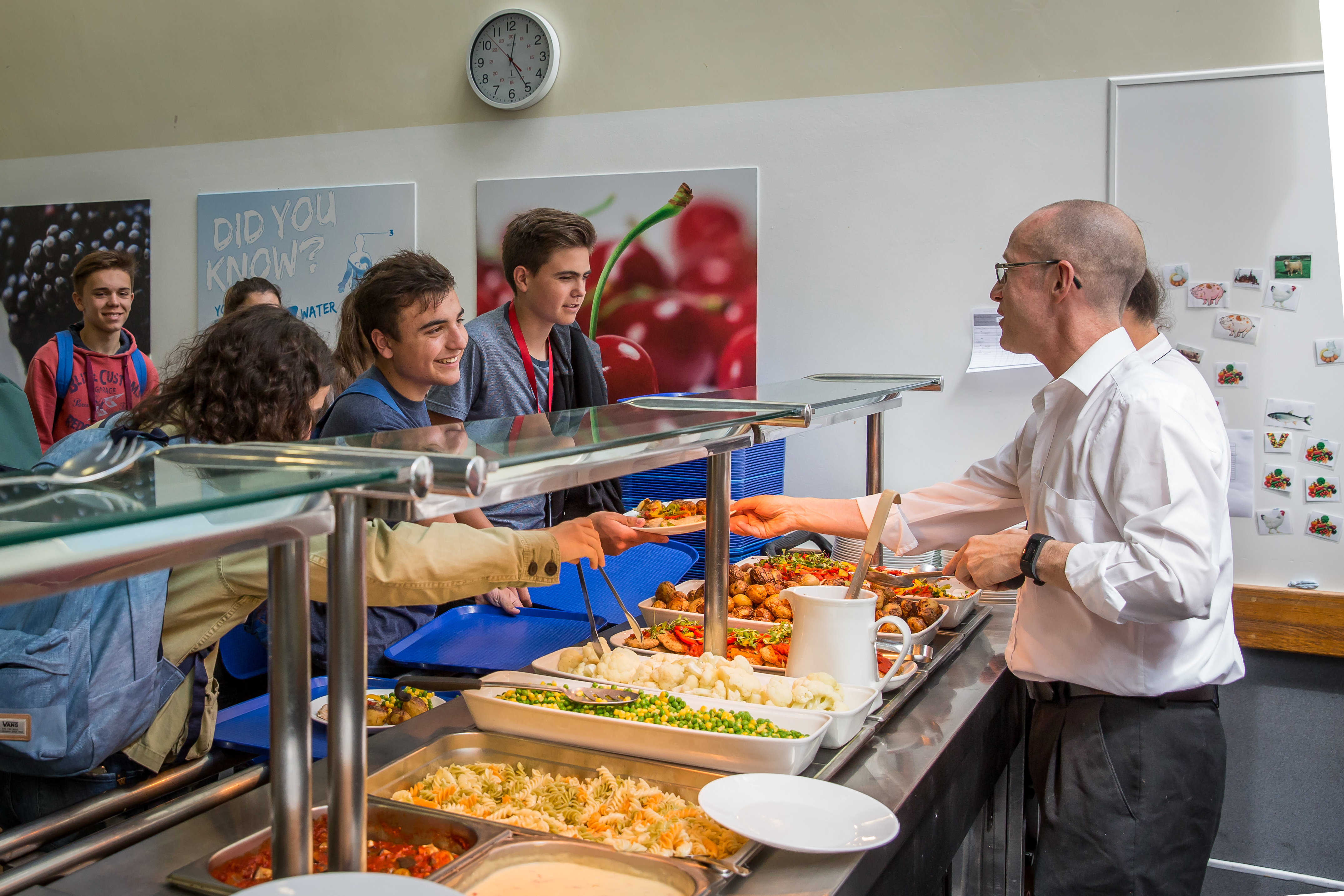 Students at the school lunch buffet