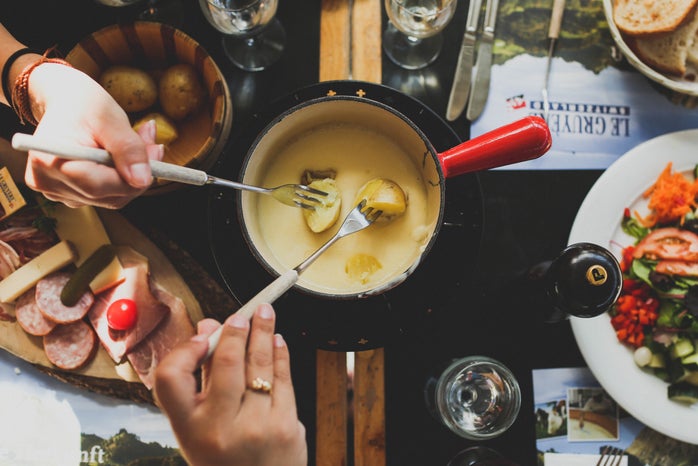 fondue pot with food