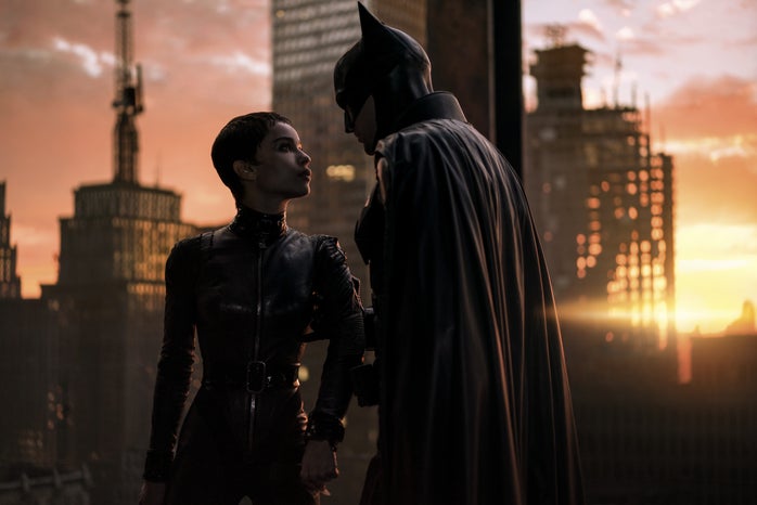 ZOË KRAVITZ as Selina Kyle and ROBERT PATTINSON as Batman and in Warner Bros. Pictures’ action adventure “THE BATMAN”