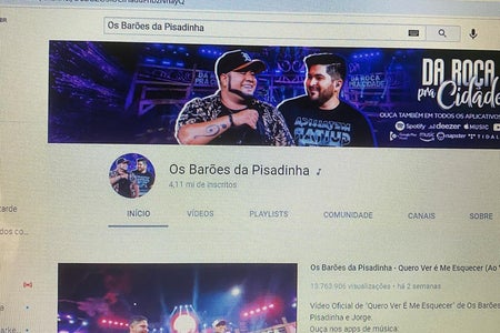 Channel of the band Barões da Pisadinha on my computer