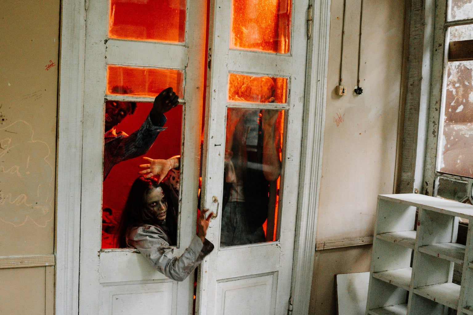haunted house; zombies at door