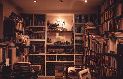 inside of library/bookstore