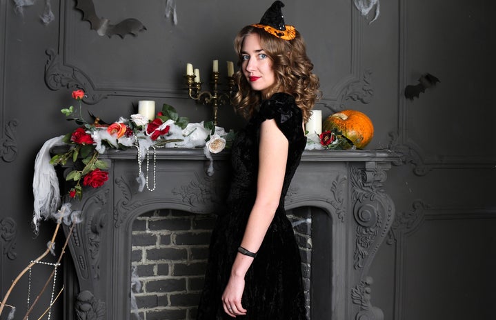 woman halloween costume decor?width=719&height=464&fit=crop&auto=webp