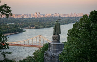 Aerial photo of the city of Ukraine and statue