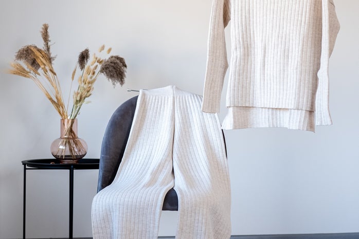 Matching white pants sweater set by Ihor Rapita on Unsplash?width=698&height=466&fit=crop&auto=webp