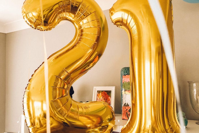 gold 21 balloons