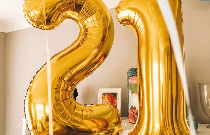 gold 21 balloons by Kortnee Greenfield via Unsplash?width=719&height=464&fit=crop&auto=webp