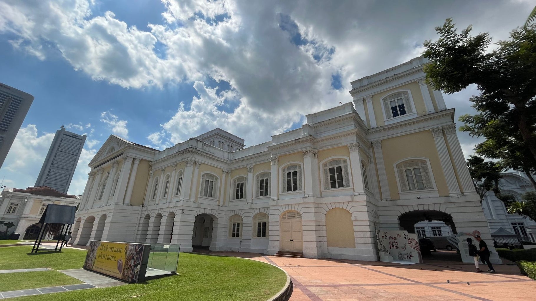 A picture of The Arts House building in Singapore