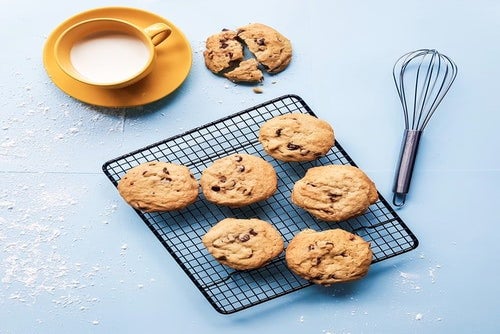 cooking cookies with milkjpg by Unsplash?width=698&height=466&fit=crop&auto=webp