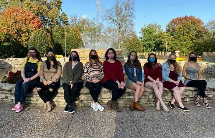 Bella Voce at the fountain