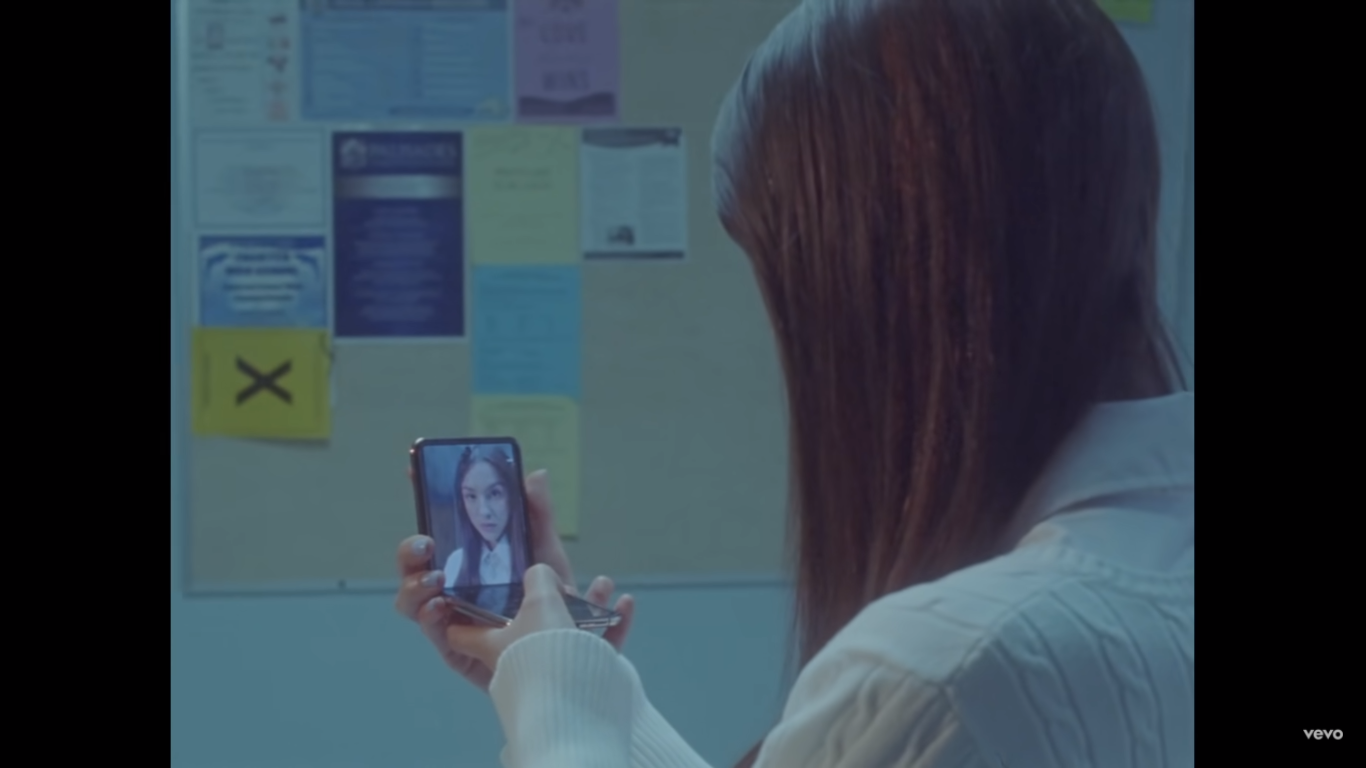 Flip Phone in Olivia's Rodrigo Music Video