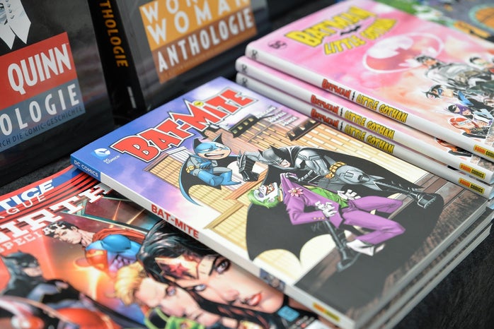 pile of comic books