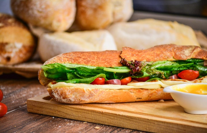 Sandwich on table by Unsplash?width=719&height=464&fit=crop&auto=webp
