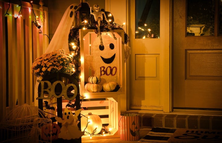 house decorated for halloween by Unsplash?width=719&height=464&fit=crop&auto=webp