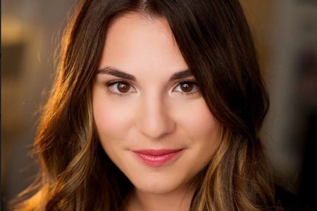 Victoria Aveyard headshot