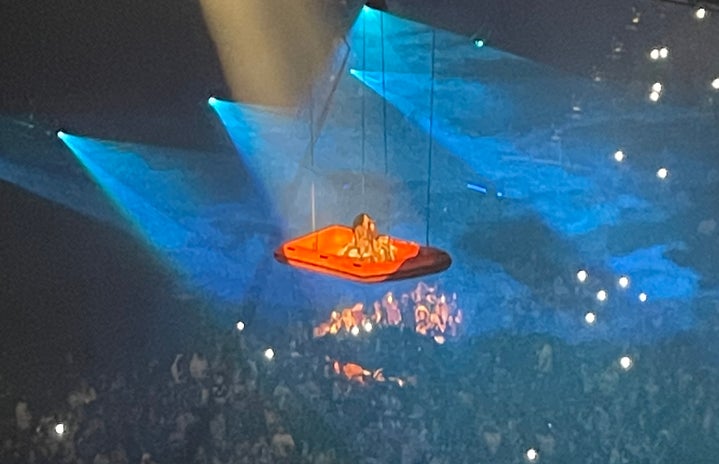 SZA on the floating lifeboat during her concert