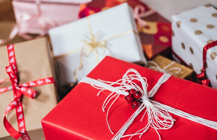 wrapped christmas presents by Unsplash?width=719&height=464&fit=crop&auto=webp