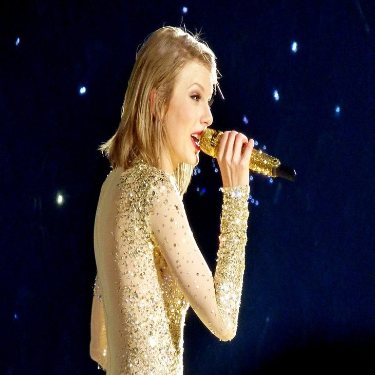 Taylor Swift performing