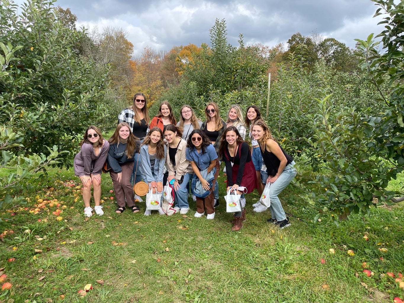 Her Campus UConn apple picking bonding event