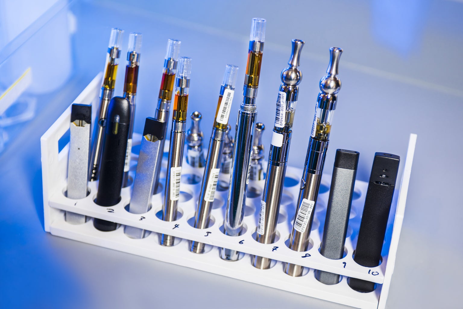 Test tube rack of smoking devices