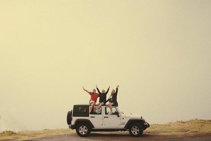 tessa pesicka travel friends sunset roadtrip jeep adventure nature?width=698&height=466&fit=crop&auto=webp
