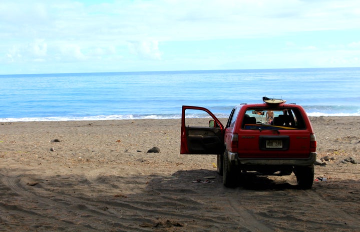 tessa pesicka hawaii jeep surf board beach?width=719&height=464&fit=crop&auto=webp