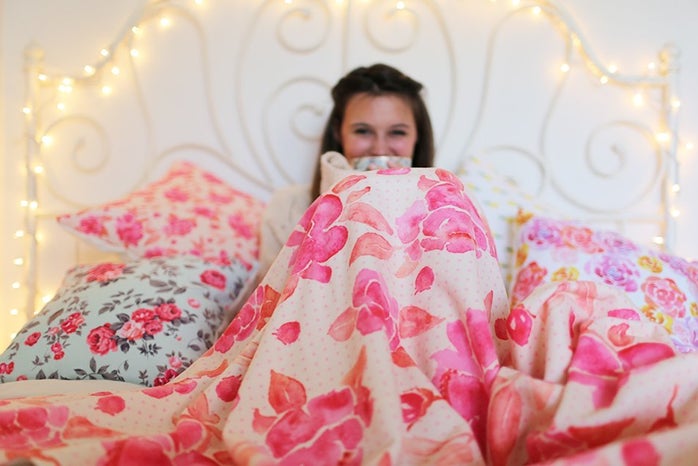 The Lalacozy Bed Floral Blanket